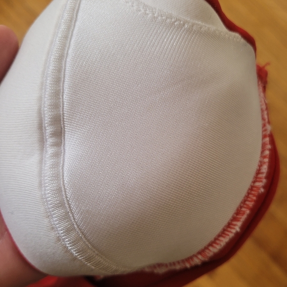 Red Victoria secret bikini - Picture 5 of 5